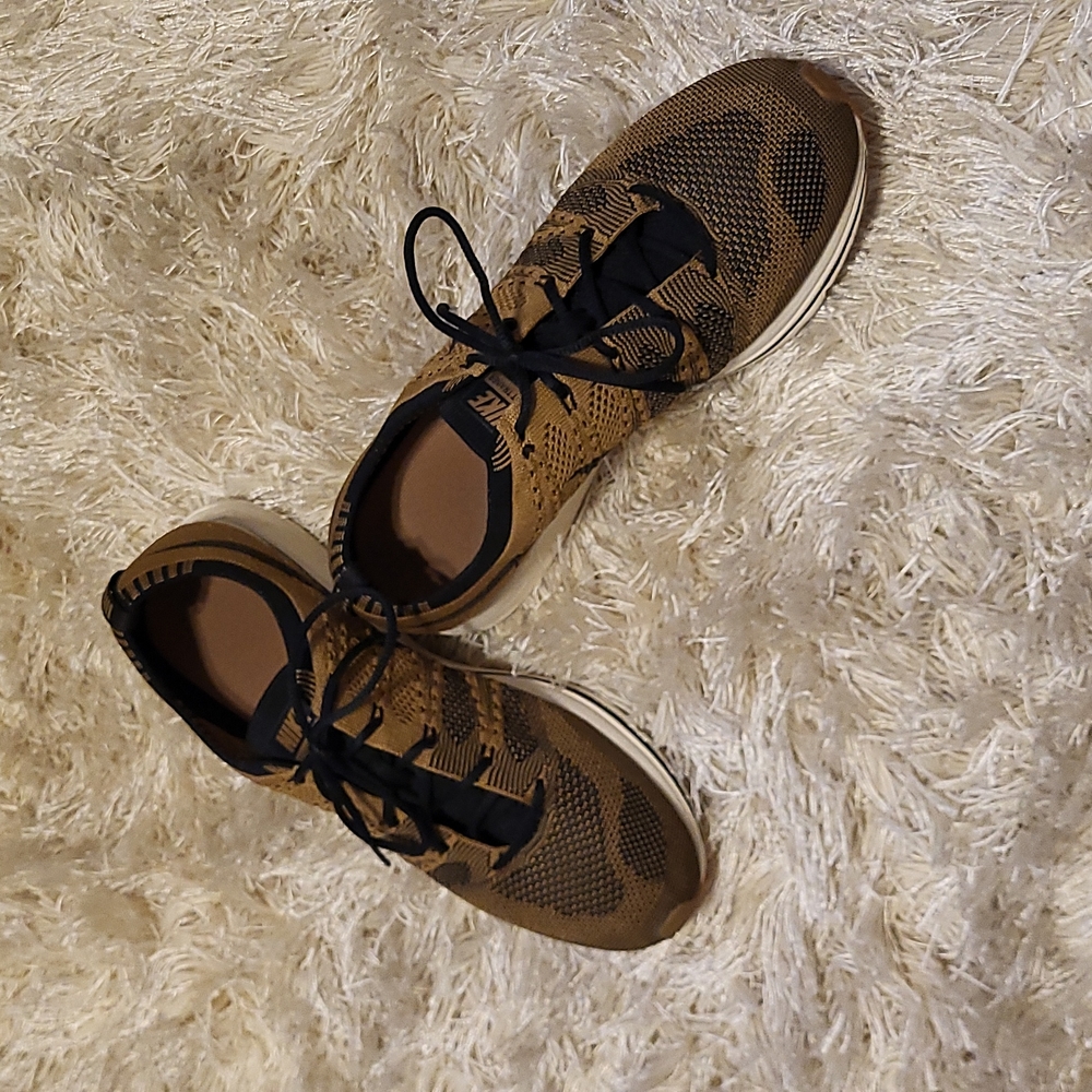 Nike gym shoes
